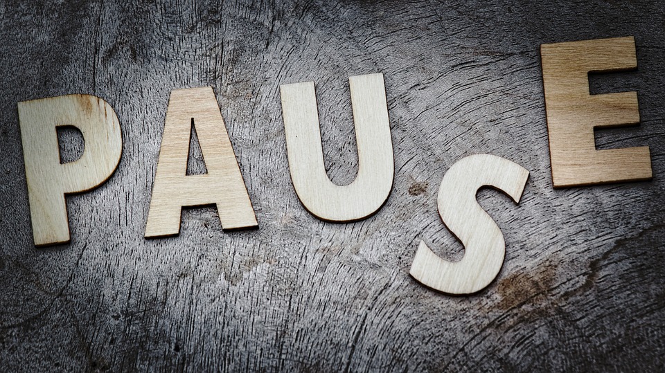 Pause spelled out image